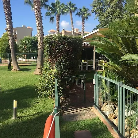 Agradable Adosado Con Piscina Y Jardin Holiday home