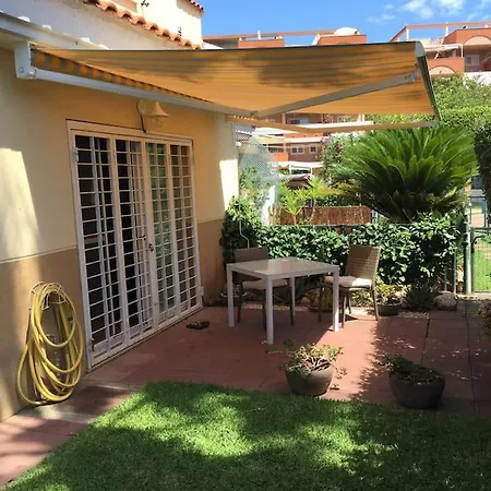 Holiday home Agradable Adosado Con Piscina Y Jardin Canet d'En Berenguer